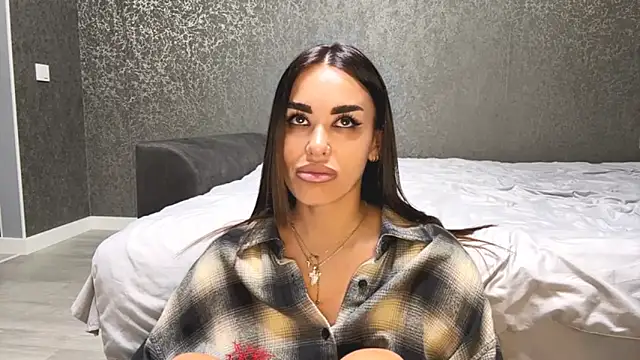 velvetveyraX online show from May 12, 6:49 pm