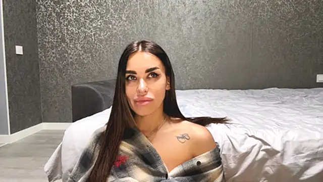 velvetveyraX online show from May 15, 4:25 pm