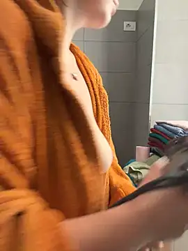 Kimmeow online show from May 14, 4:14 pm
