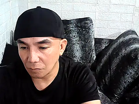 yourasiandesire69 online show from December 16, 6:13 pm