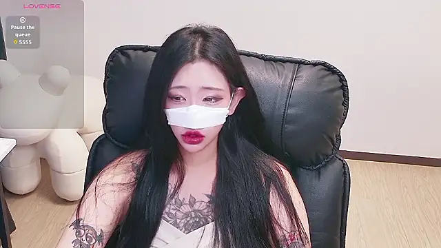 Milk Sola online show from July 12, 9:50 pm