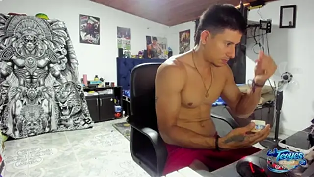 Snapshot of Malek_Ivonny chatting on March 20, 7:19 pm Malek Ivonny online show from March 20, 7:19 pm