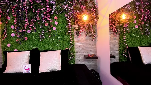 EmilyyRed online show from November 8, 9:13 pm