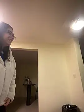 Kloe Novoa online show from April 16, 12:50 pm