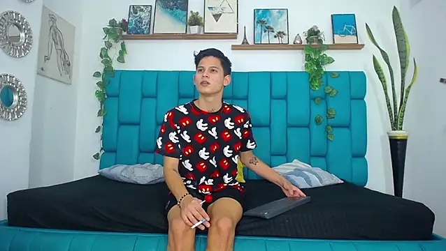 Hot Boys Latinos X online show from November 7, 9:59 pm