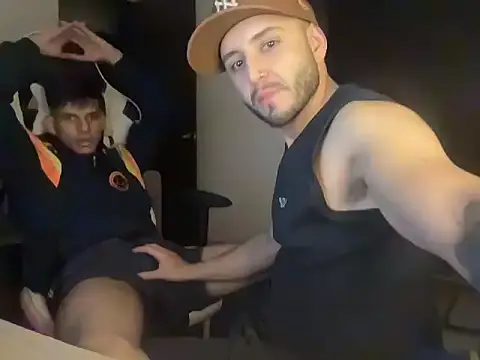 Snapshot of lionandreough chatting on November 6, 12:22 am lionandreough online show from November 6, 12:22 am