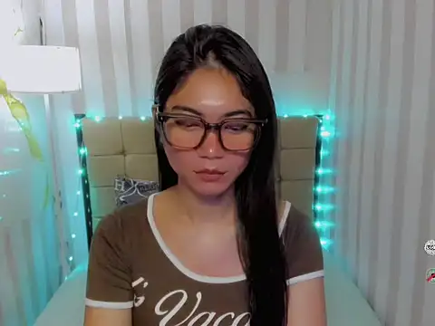 Snapshot of BigCockJade chatting on April 15, 9:59 pm BigCockJade online show from April 15, 9:59 pm