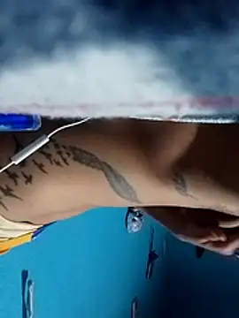 Ojitosbrrr online show from December 4, 10:02 am