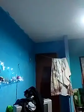 Ojitosbrrr online show from December 19, 2:29 am