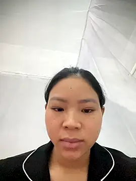 Snapshot of Milk_xx chatting on November 2, 8:11 pm Milk xx online show from November 2, 8:11 pm