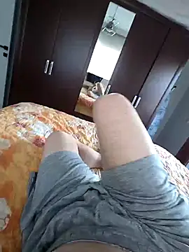 Snapshot of Efe53100 chatting on November 17, 4:51 am Efe53100 online show from November 17, 4:51 am