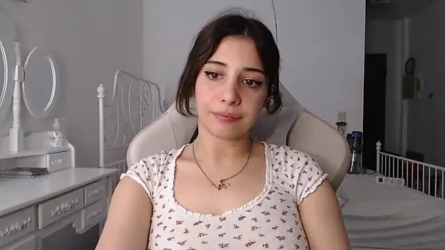 Snapshot of bellefleurrr chatting on June 25, 2:10 pm bellefleurrr online show from June 25, 2:10 pm