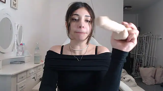 Snapshot of bellefleurrr chatting on July 9, 12:15 am bellefleurrr online show from July 9, 12:15 am