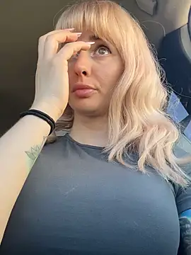 blondegirlx online show from May 10, 1:16 pm
