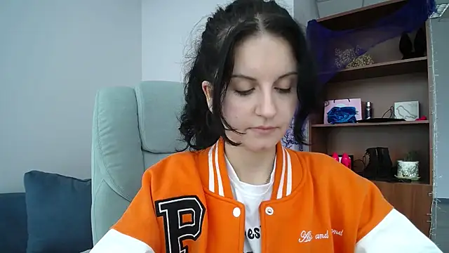 Snapshot of StellaAnia chatting on November 3, 10:49 am StellaAnia online show from November 3, 10:49 am