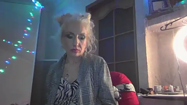 LilaniLoverx online show from April 25, 2:47 pm
