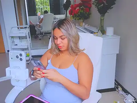 diosadeluniverso online show from April 27, 12:25 pm