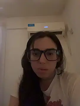 Snapshot of gigi333regi chatting on December 16, 3:28 pm gigi333regi online show from December 16, 3:28 pm