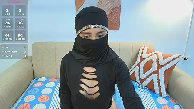 Snapshot of Lailaa_lush chatting on November 13, 8:13 am Lailaa lush online show from November 13, 8:13 am