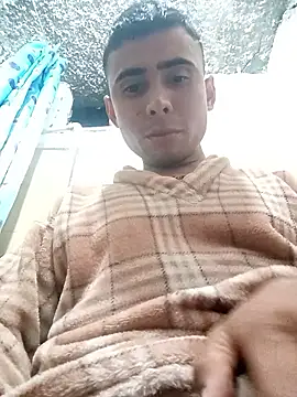 Snapshot of robinhd1234 chatting on January 14, 12:27 am robinhd1234 online show from January 14, 12:27 am