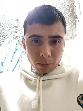 Snapshot of robinhd1234 chatting on February 1, 11:14 pm robinhd1234 online show from February 1, 11:14 pm