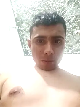 Snapshot of robinhd1234 chatting on February 24, 6:39 pm robinhd1234 online show from February 24, 6:39 pm