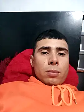 Snapshot of robinhd1234 chatting on February 25, 11:47 pm robinhd1234 online show from February 25, 11:47 pm