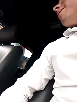 Snapshot of robinhd1234 chatting on March 8, 3:49 pm robinhd1234 online show from March 8, 3:49 pm