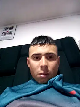 Snapshot of robinhd1234 chatting on March 9, 11:31 pm robinhd1234 online show from March 9, 11:31 pm