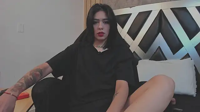 CloePerson online show from March 19, 12:14 am