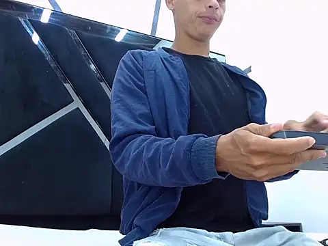 wiltom  online show from October 29, 12:18 pm