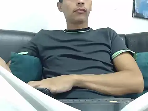 wiltom  online show from November 23, 3:39 am