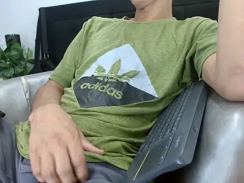 wiltom  online show from December 18, 7:20 pm