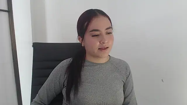 Snapshot of MilaStar2 chatting on October 24, 6:04 pm MilaStar2 online show from October 24, 6:04 pm