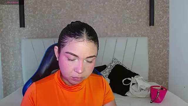 AliceSmity  online show from April 7, 11:54 am