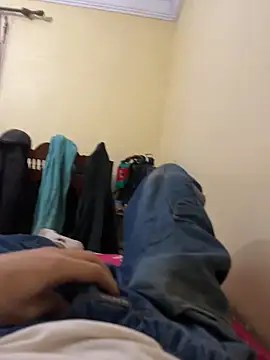 Snapshot of Unique-Man chatting on February 10, 8:57 pm Unique-Man online show from February 10, 8:57 pm