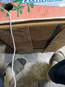 Snapshot of Unique-Man chatting on February 13, 1:51 pm Unique-Man online show from February 13, 1:51 pm