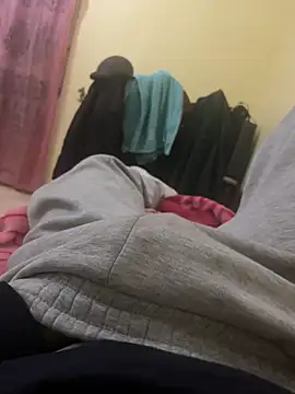 Snapshot of Unique-Man chatting on March 1, 12:01 am Unique-Man online show from March 1, 12:01 am