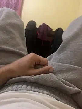 Snapshot of Unique-Man chatting on March 2, 11:44 pm Unique-Man online show from March 2, 11:44 pm