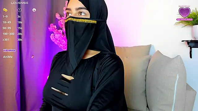 Snapshot of shaima__ chatting on December 4, 8:39 pm shaima online show from December 4, 8:39 pm