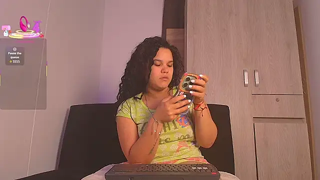 Snapshot of Kesha_rosse_ chatting on February 25, 5:17 am Kesha rosse online show from February 25, 5:17 am