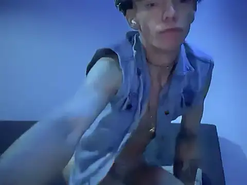 BrunoTwinkXXL online show from November 2, 11:18 pm