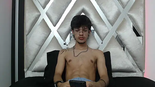 BrayanOconer08 online show from November 17, 5:46 am