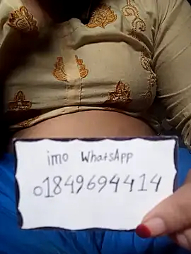 Snapshot of Naughty_Mow chatting on October 29, 3:53 am Naughty Mow online show from October 29, 3:53 am