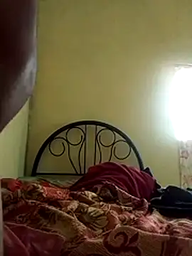 GuzzMiranda18 online show from November 29, 7:39 pm