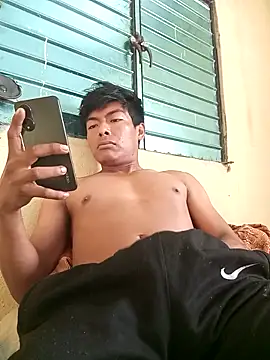 GuzzMiranda18 online show from December 20, 4:47 pm