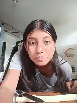 Snapshot of YeseniaRodriguez3 chatting on October 27, 5:17 pm YeseniaRodriguez3 online show from October 27, 5:17 pm