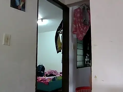 YeseniaRodriguez3 online show from February 3, 4:23 pm