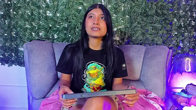 Snapshot of YeseniaRodriguez3 chatting on June 30, 1:12 pm YeseniaRodriguez3 online show from June 30, 1:12 pm