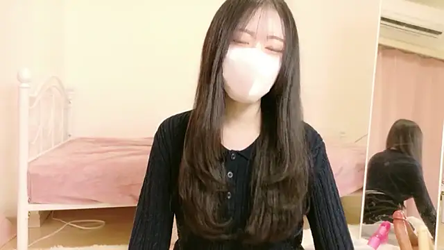 Snapshot of annachan_v chatting on April 8, 11:32 am annachan v online show from April 8, 11:32 am